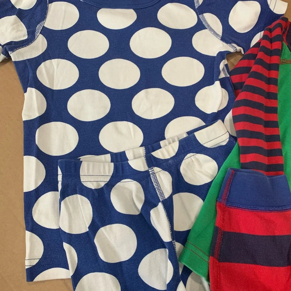 Hanna Andersson kids 100 4 Pajamas Set - Blue, Red, Green dragon polka dots